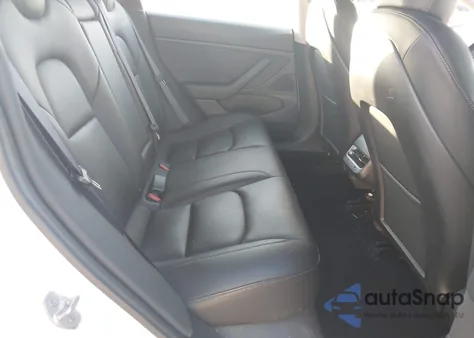 2019 Tesla Model 3 Long Range/Performance z USA, uszkodzony, nr VIN 5YJ3E1EB6KF437391